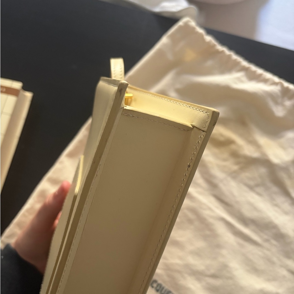 Jacquemus Cream Leather Crossbody Bag with Gold Logo - Picture 5 of 5